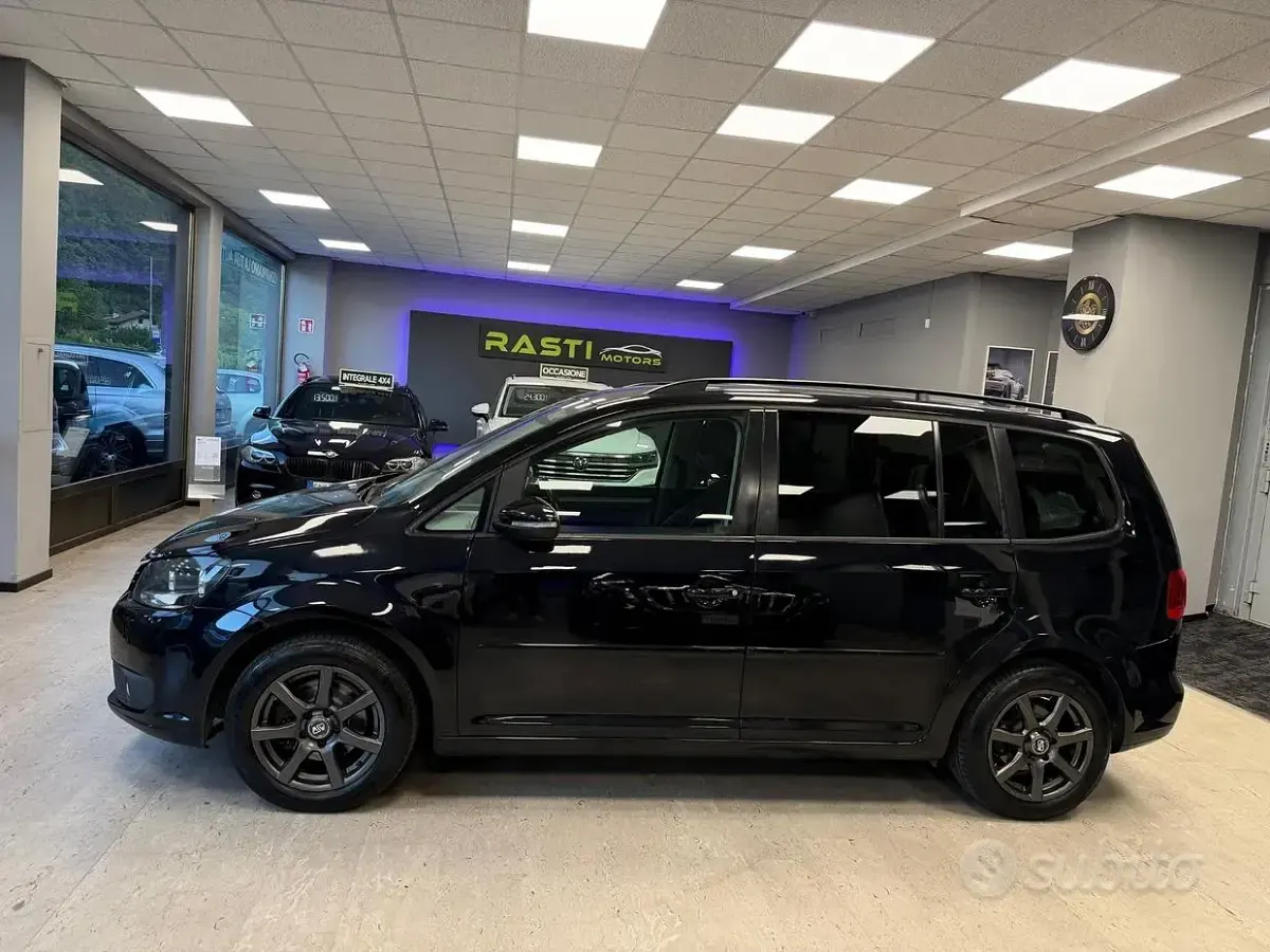 Usata VW Touran Comfortline 105 CV (77 kW) 2011 Nero Monovolume