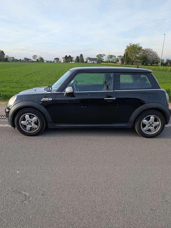 Usata Mini ONE 75 CV (55 kW) 2009 Utilitaria
