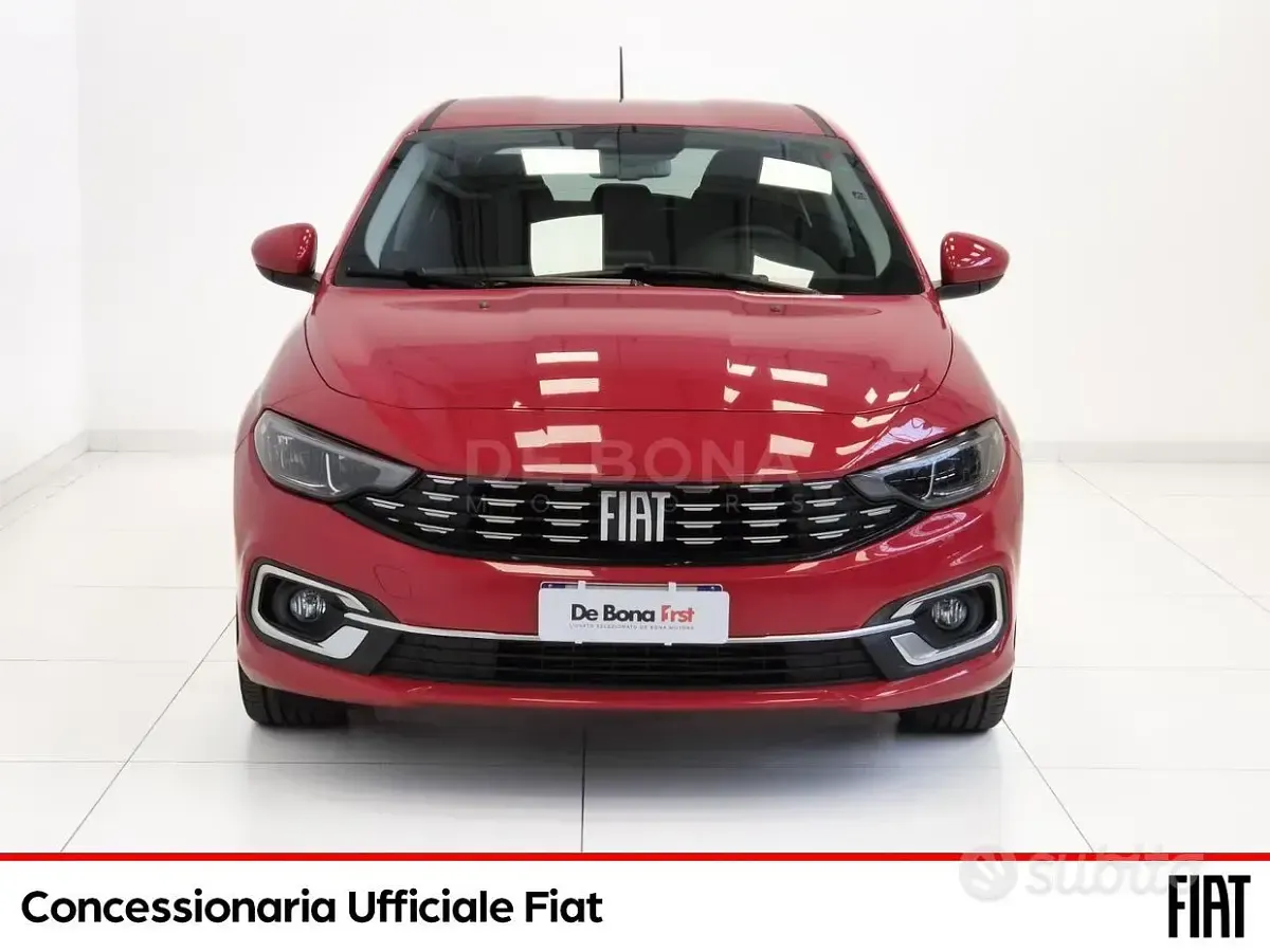 Usata Fiat Tipo Life 131 CV (96 kW) 2022 Rosso Berlina