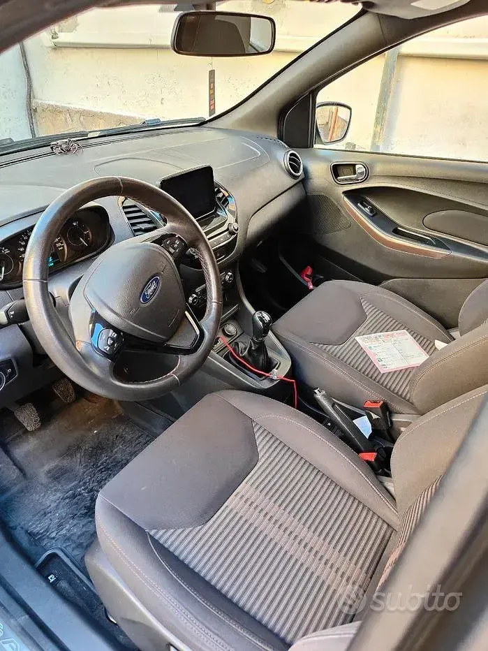 Usata Ford Ka Plus Active 86 CV (63 kW) 2018 Grigio Utilitaria