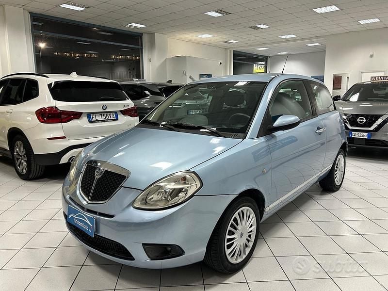 Usata Lancia Ypsilon 60 CV (44 kW) 2007 Blu Utilitaria