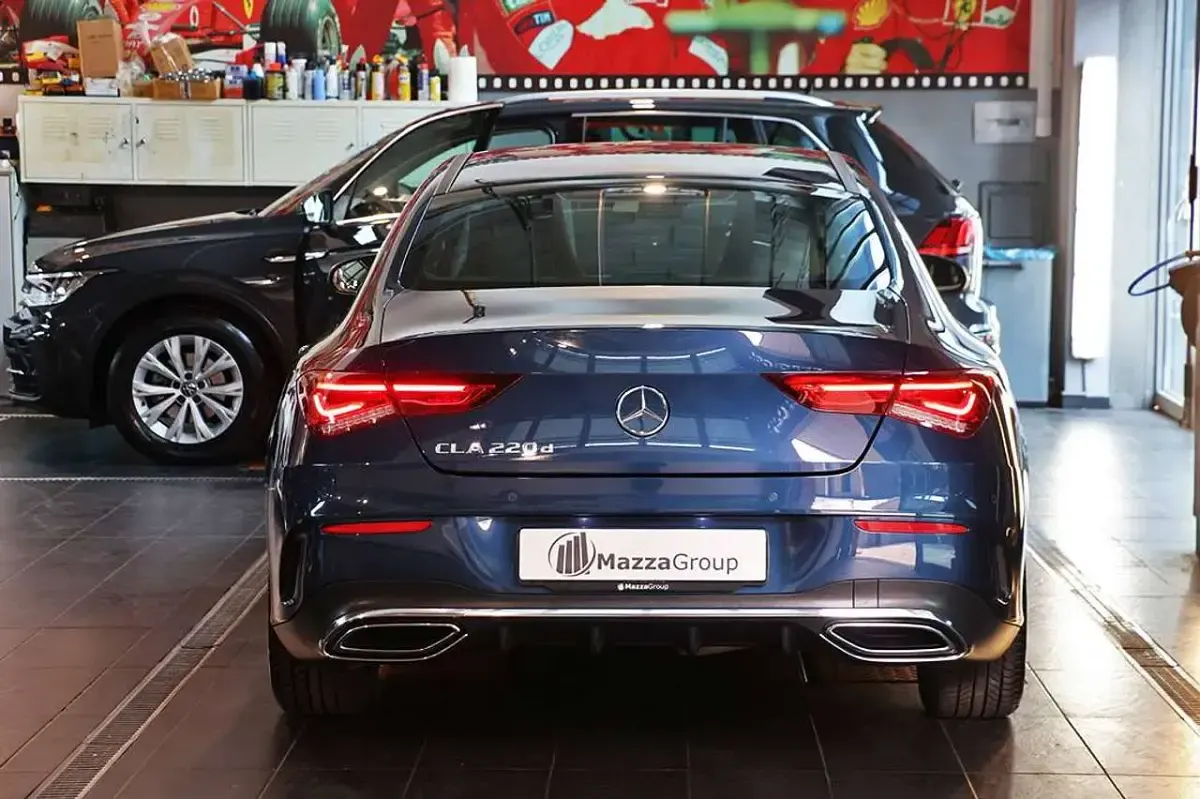 Käytetty Mercedes CLA220 Premium 190 HP (139 kW) 2023 Sininen Sedan