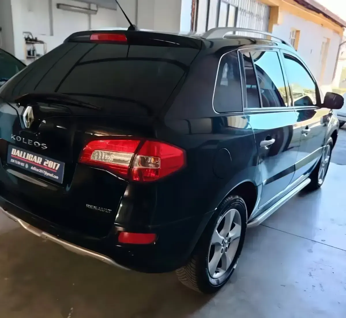 Usado Renault Koleos 175 CV (128 kW) 2009 Negro SUV