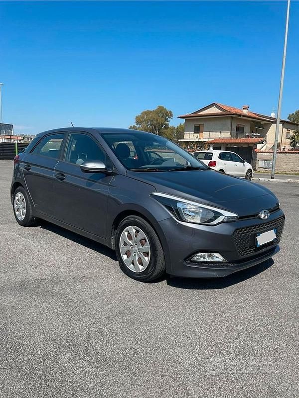 Usata Hyundai i20 2016 Grigio Berlina