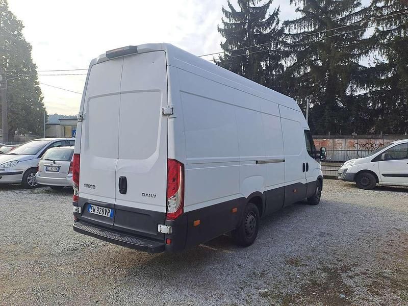 Usata Iveco Daily 145 CV (106 kW) 2015 Other Furgone