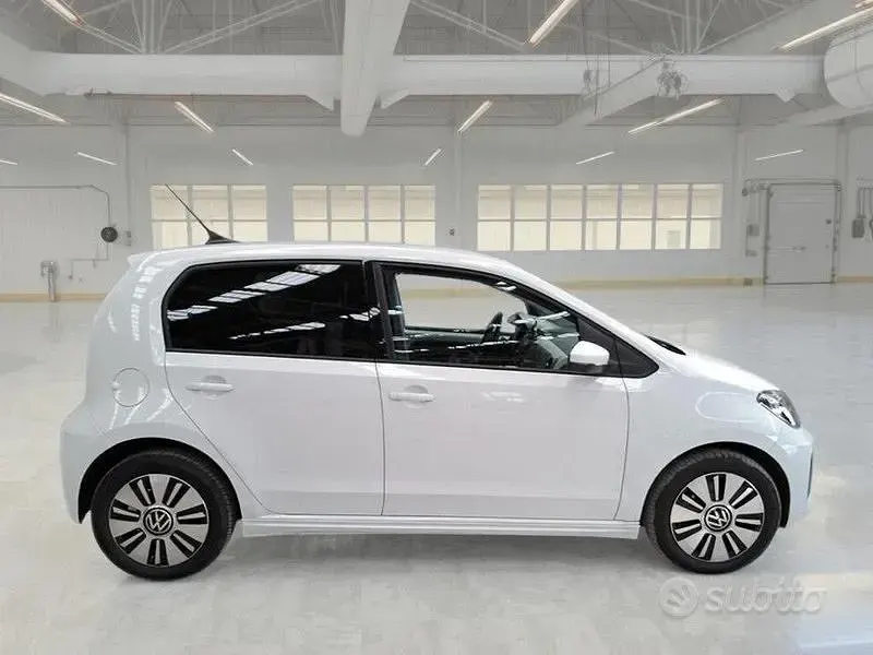 Usata VW e-up! 60 kW (82 CV) 2021 Bianco Utilitaria