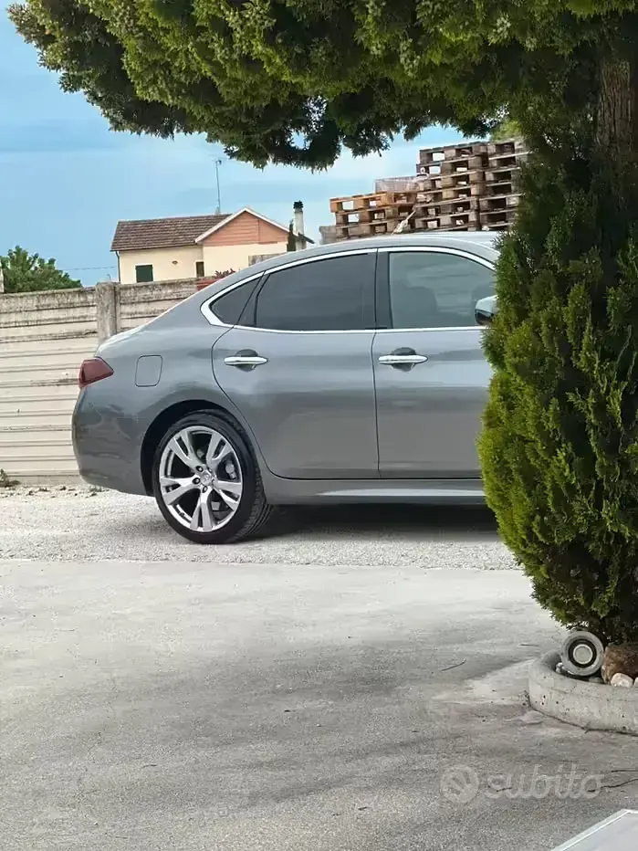 Usata Infiniti Q70 170 CV (125 kW) 2016 Berlina