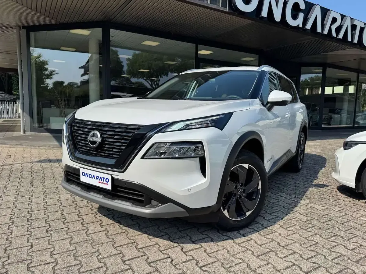 Usata Nissan X-Trail N-Connecta 213 CV (156 kW) 2025 Bianco SUV