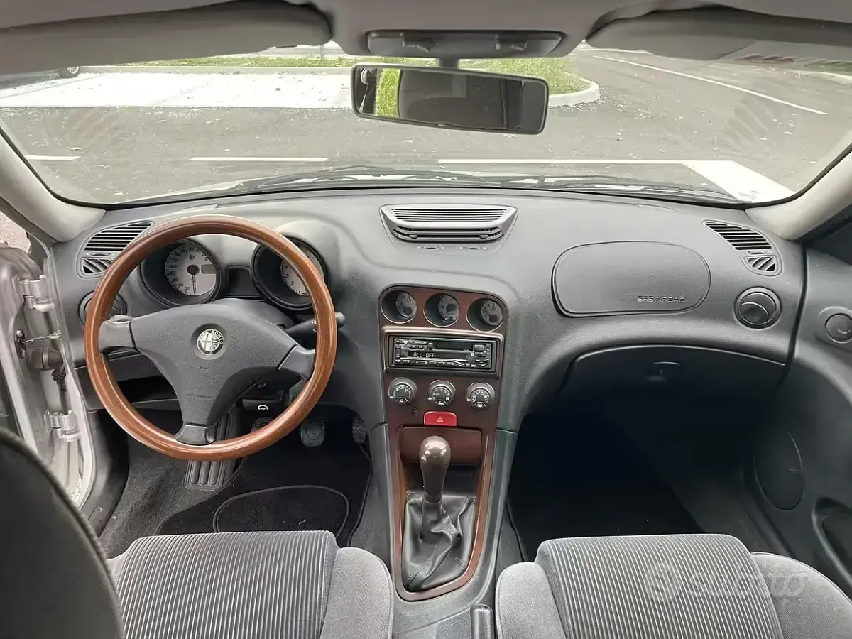 Usata Alfa Romeo 156 120 CV (88 kW) 2000 Grigio Berlina