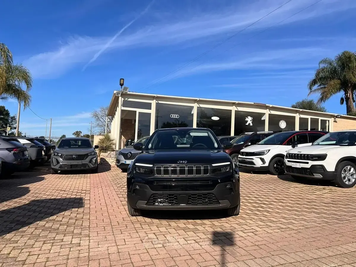 Nuova Jeep Avenger Longitude 101 CV (74 kW) 2025 Nero SUV