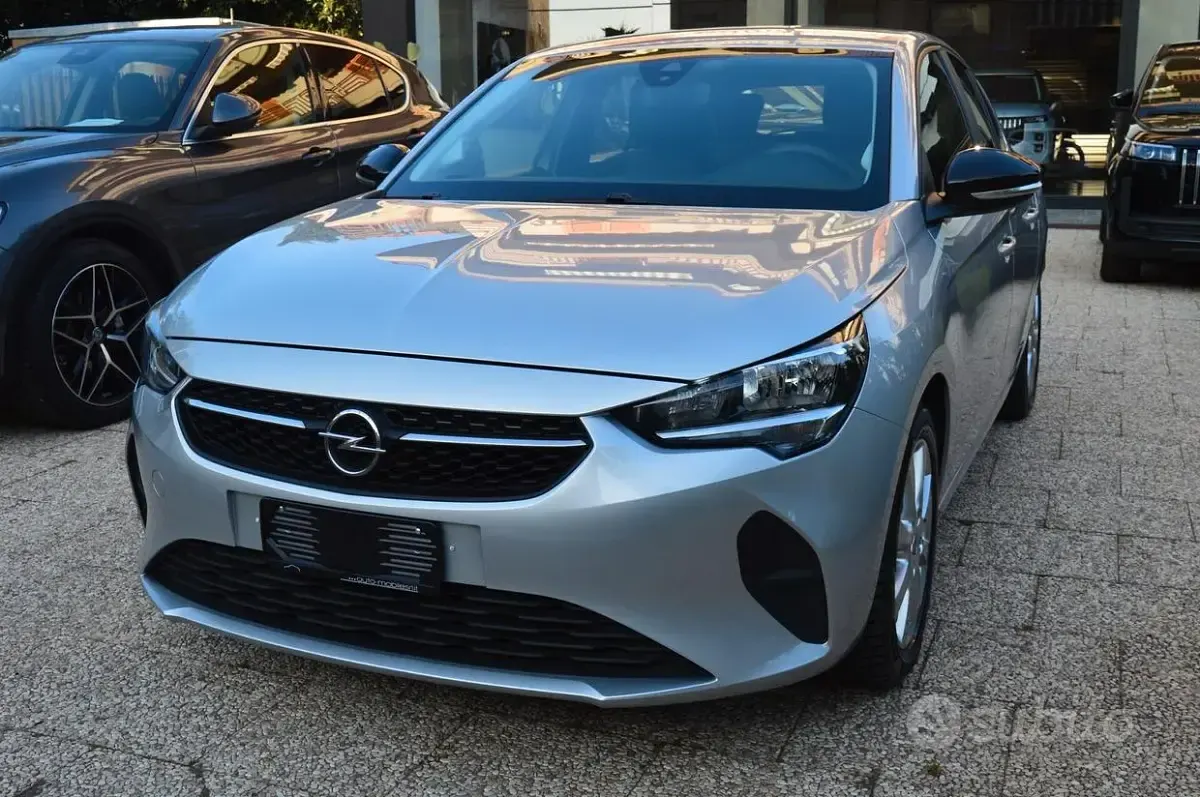 Używany Opel Corsa Edition 102 KM (75 kW) 2022 Szary Hatchback