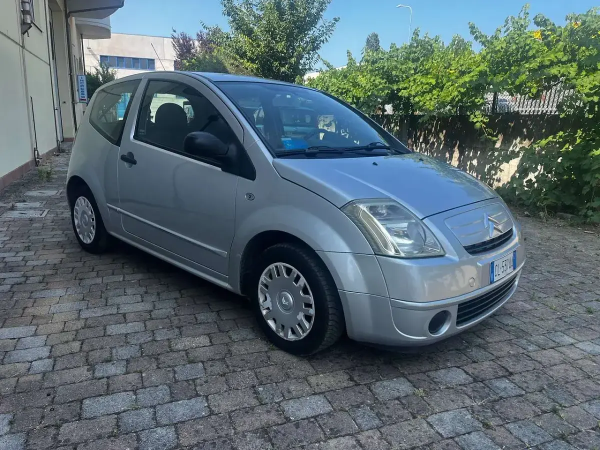 Usata Citroën C2 60 CV (44 kW) 2004 Argento Utilitaria