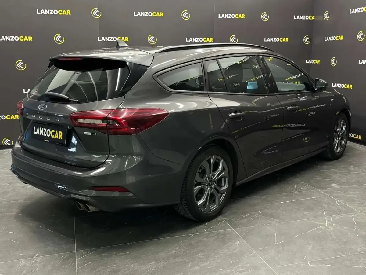 Usata Ford Focus ST-Line 155 CV (114 kW) 2023 Grigio Station wagon