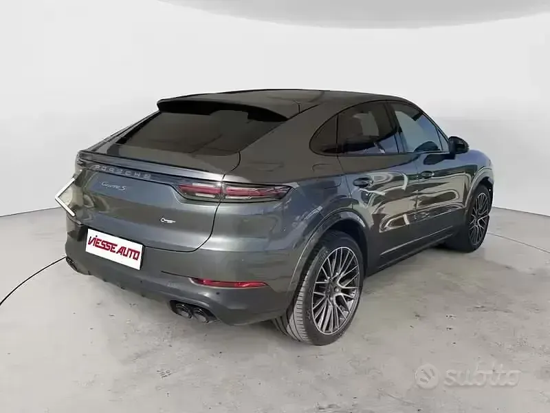 Usata Porsche Cayenne 441 CV (324 kW) 2020 Grigio SUV