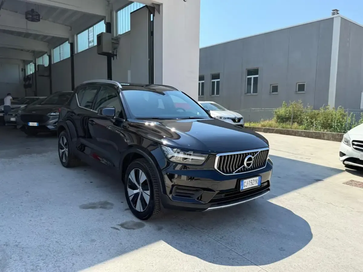 Usata Volvo XC40 Plus 129 CV (94 kW) 2022 Nero SUV