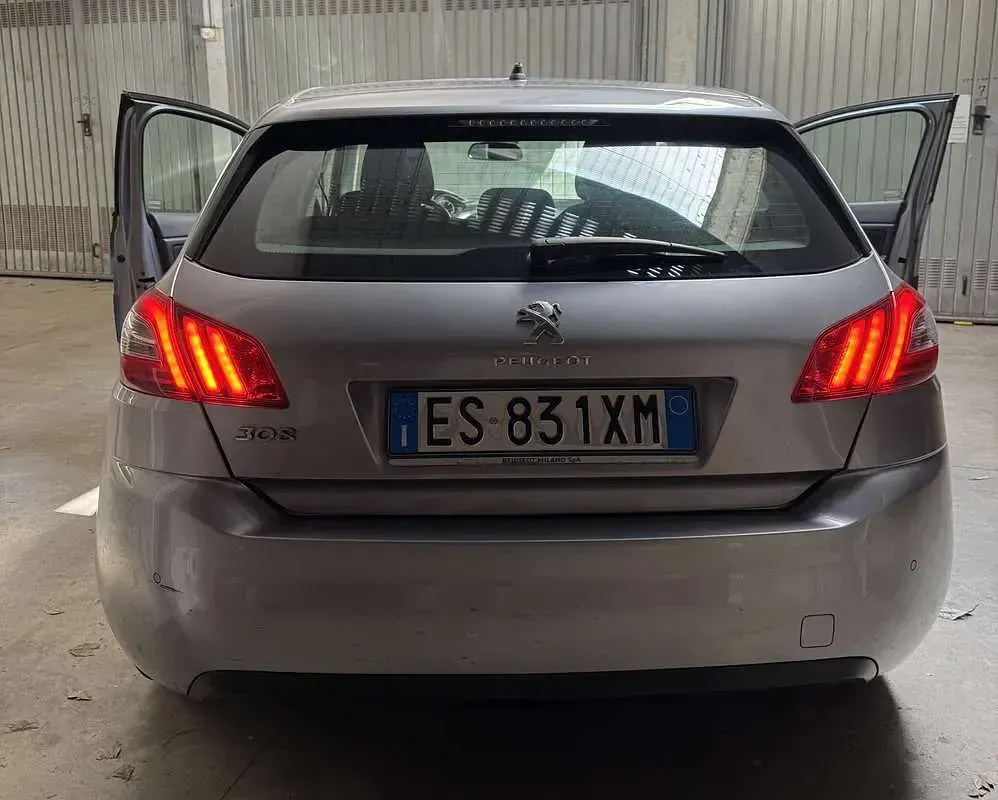 Usata Peugeot 308 Active 92 CV (67 kW) 2014 Berlina