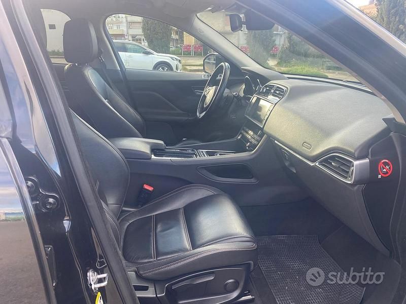 Usata Jaguar F-Pace Prestige 180 CV (132 kW) 2016 Nero SUV
