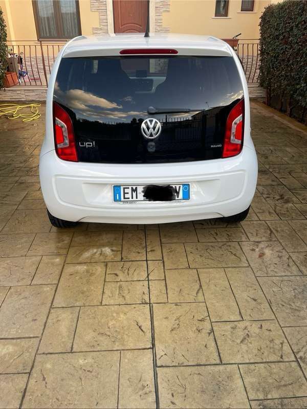 Usato 2013 VW up! 1.0 Benzin 75 CV (6.000 €)