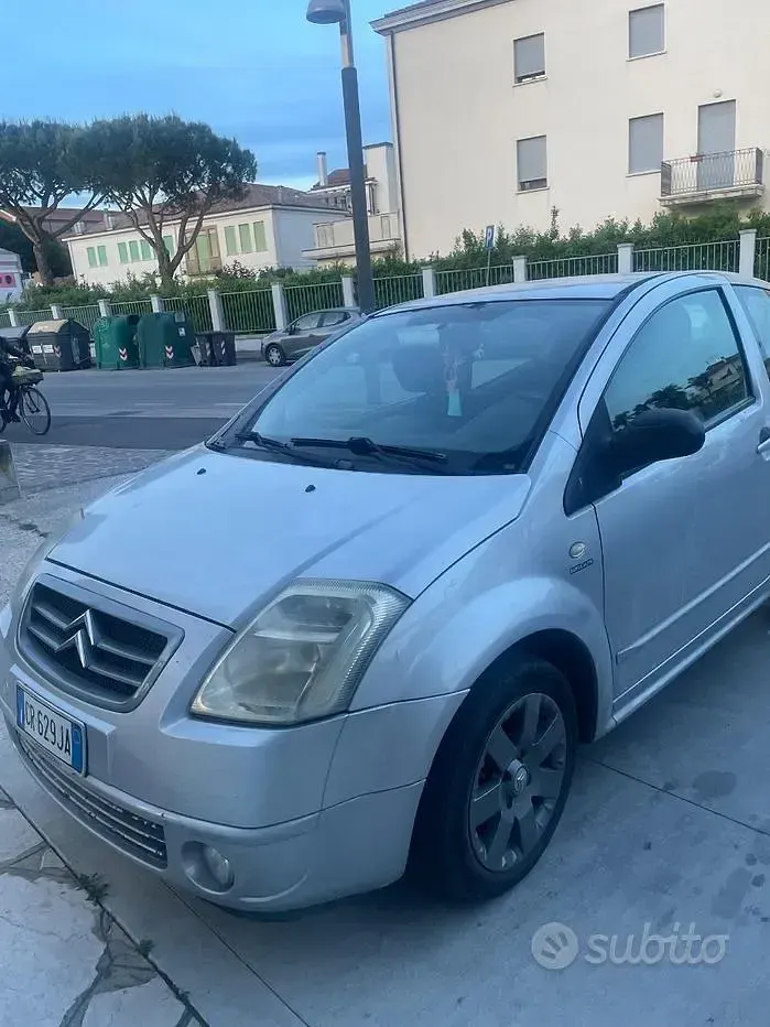 Occasion Citroën C2 68 ch (50 kW) 2004 Gris Citadine