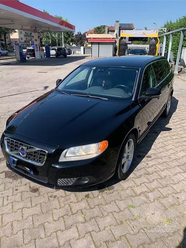 Usata Volvo V70 215 CV (158 kW) 2011 Nero Station wagon