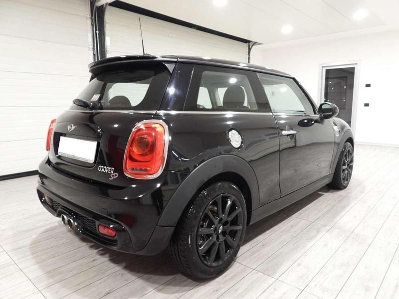 Begagnad Mini Cooper SD Hype 170 HK (125 kW) 2016 Svart Halvkombi