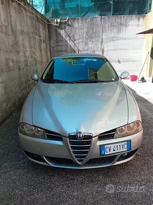 Usata Alfa Romeo 156 140 CV (102 kW) 2005 Grigio Berlina