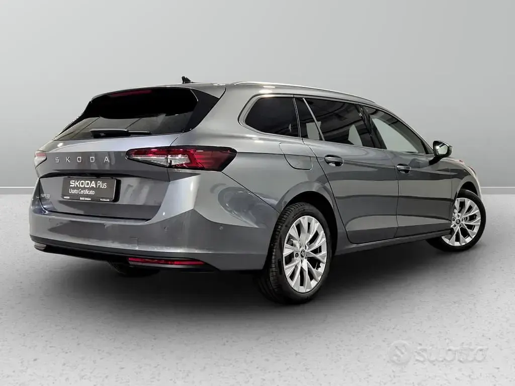 Usata Skoda Superb Style 150 CV (110 kW) 2025 Grigio Station wagon