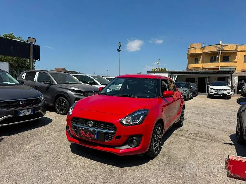 Usata Suzuki Swift 83 CV (61 kW) 2022 Rosso Utilitaria