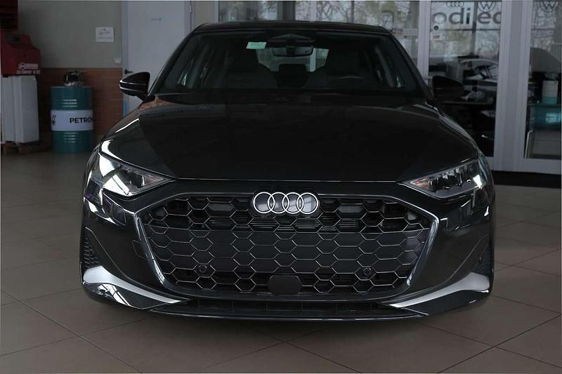 Nuova Audi A3 Advanced 150 CV (110 kW) 2026 Grigio Berlina