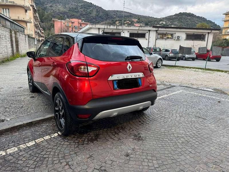 Usata Renault Captur 90 CV (66 kW) 2014 Rosso SUV
