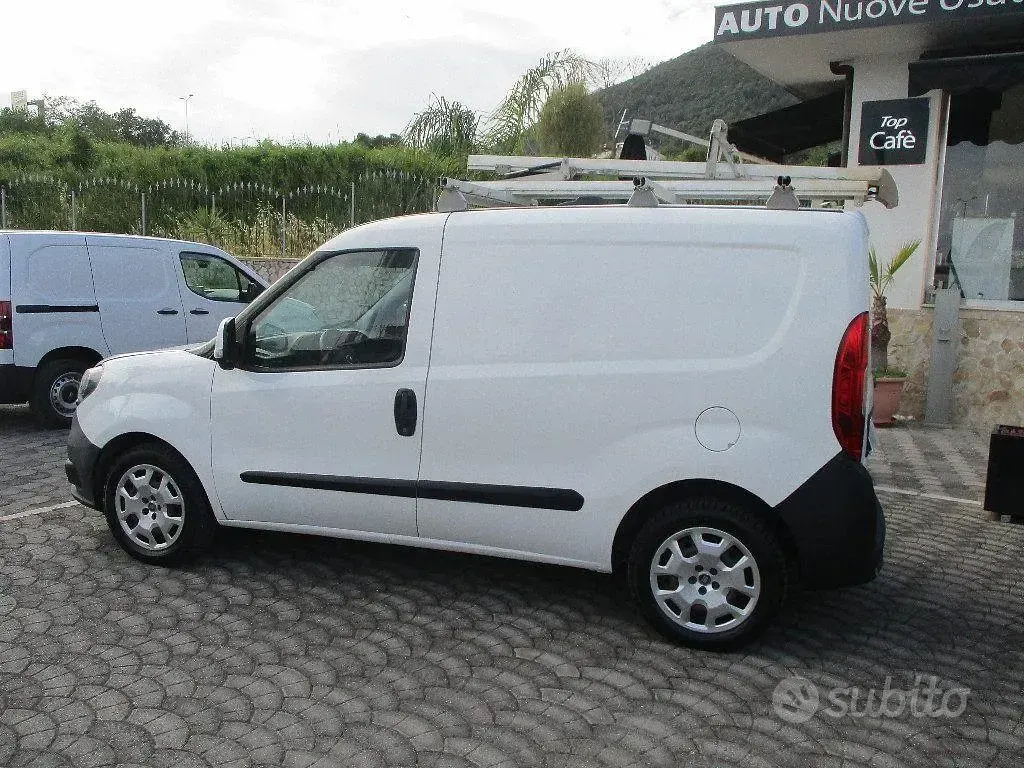 Usata Fiat Doblò 120 CV (88 kW) 2019 Bianco Monovolume