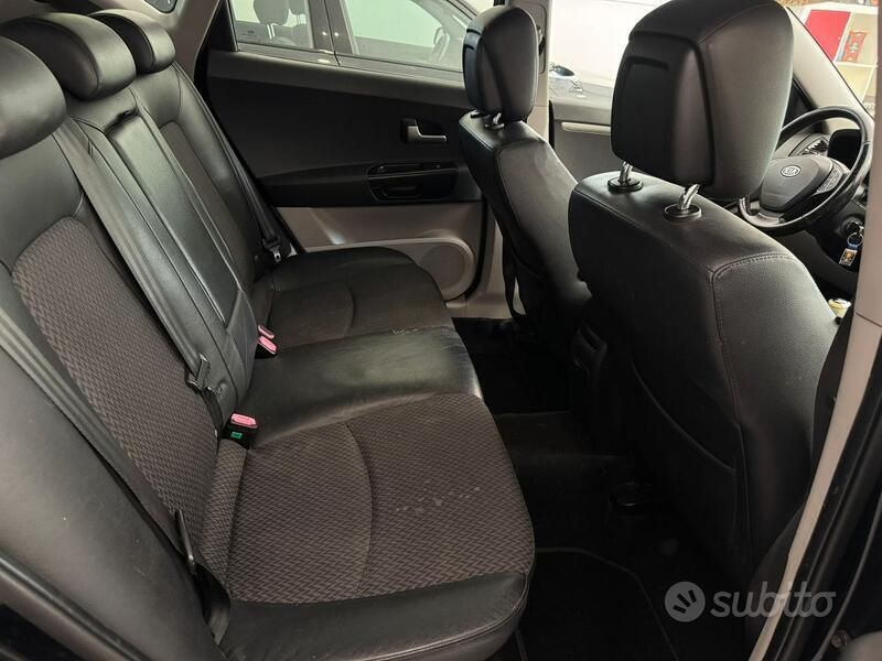 Usata Kia Ceed 115 CV (84 kW) 2008 Nero Utilitaria