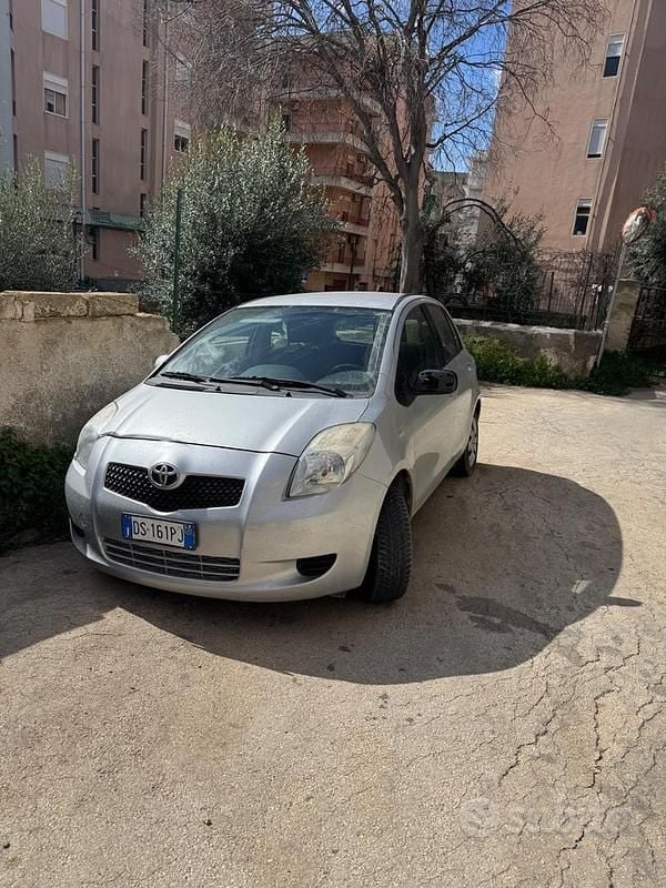 Usata Toyota Yaris 2008 Grigio Utilitaria