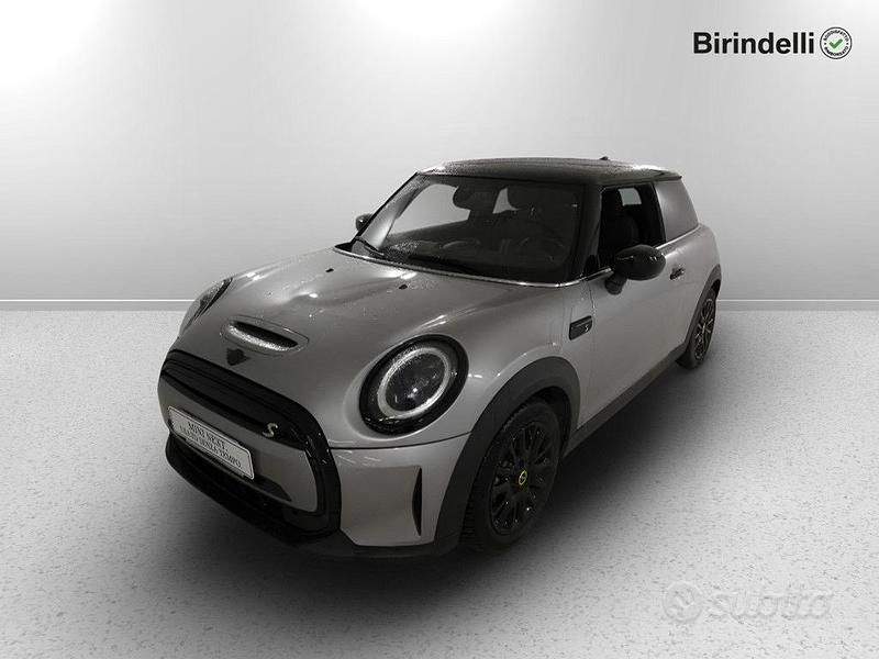 Usata Mini Cooper SE Classic 74 kW (101 CV) 2023 Melting silver Utilitaria