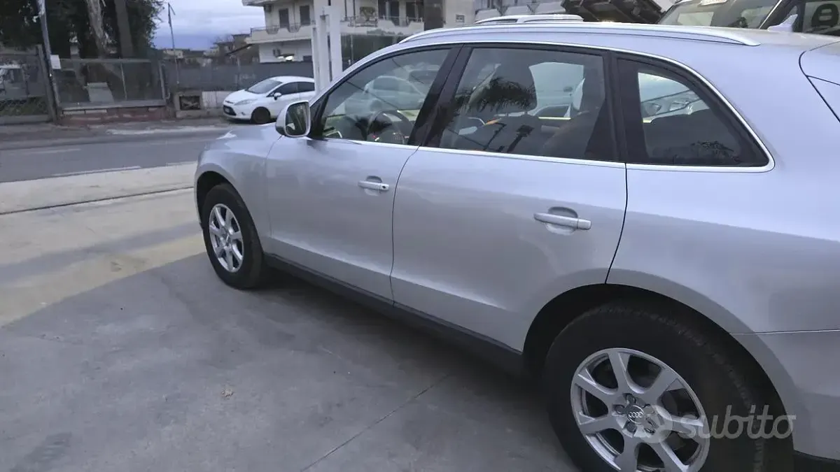 Usata Audi Q5 240 CV (176 kW) 2010 Grigio SUV