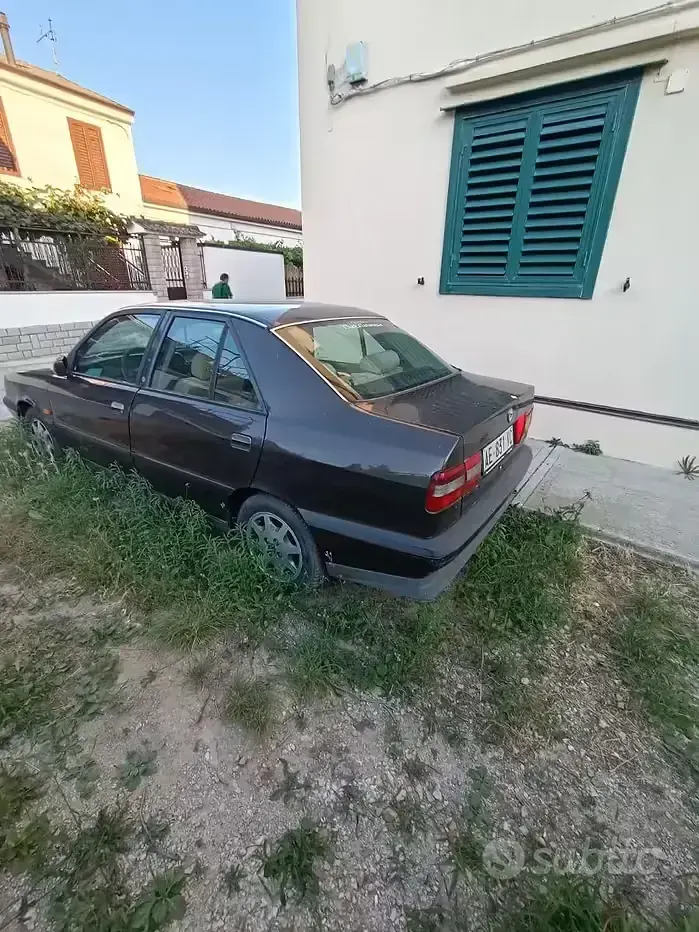 Usata Lancia Dedra 90 CV (66 kW) 1995 Marrone Berlina