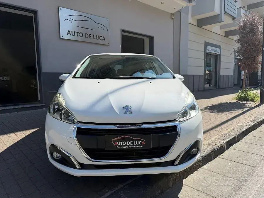 Usata Peugeot 208 Allure 82 CV (60 kW) 2017 Bianco Utilitaria