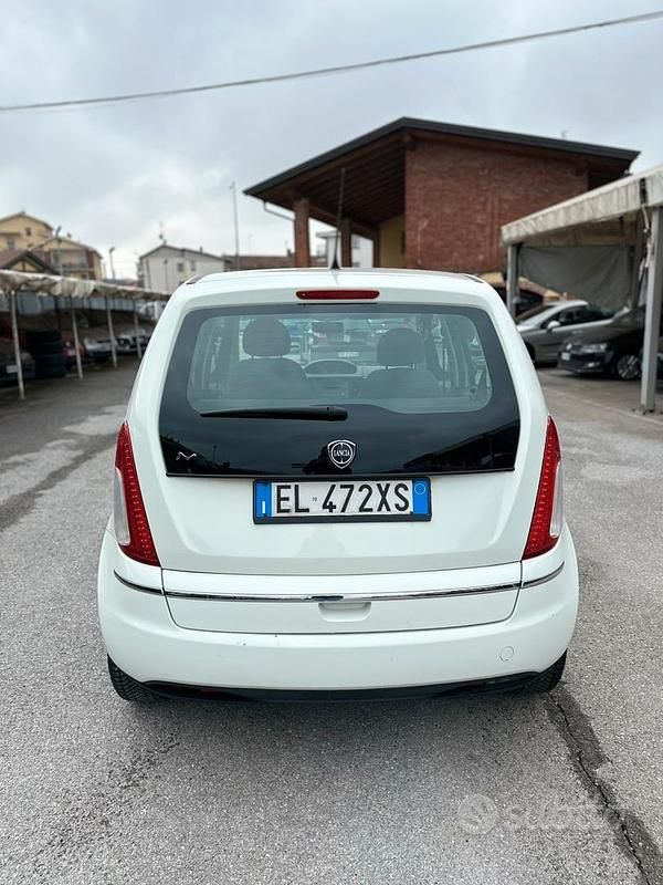 Usata Lancia Musa 2012 Bianco Monovolume