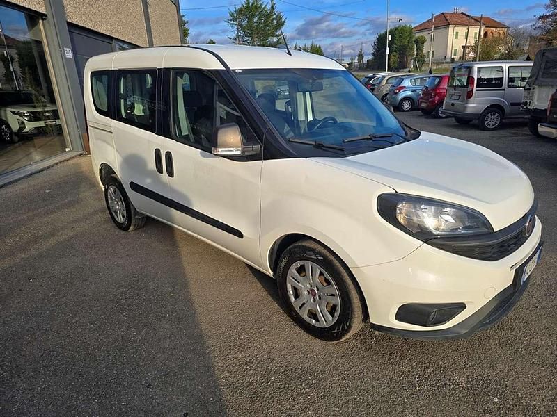 Usata Fiat Doblò 95 CV (69 kW) 2020 Bianco Monovolume