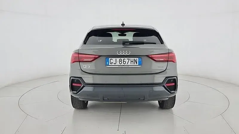 Usata Audi Q3 Sportback Business Plus 150 CV (110 kW) 2022 Grigio scuro SUV