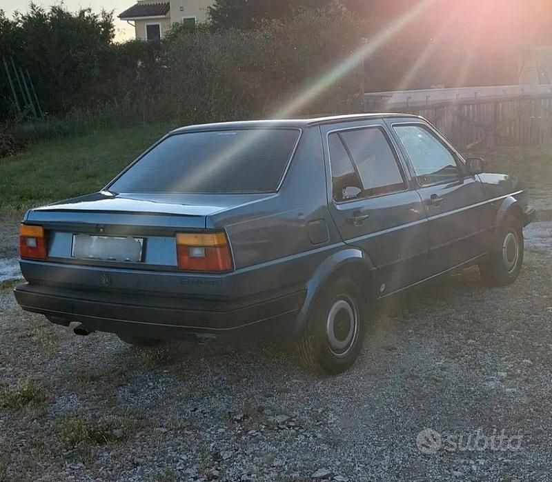 Begagnad VW Jetta 54 HK (39 kW) 1989 Blå Sedan