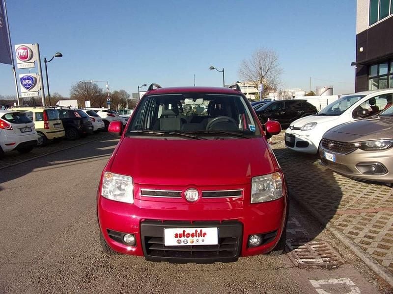 Second-hand Fiat Panda 4x4 Climbing 75 CP (55 kW) 2011 Roșu Hatchback