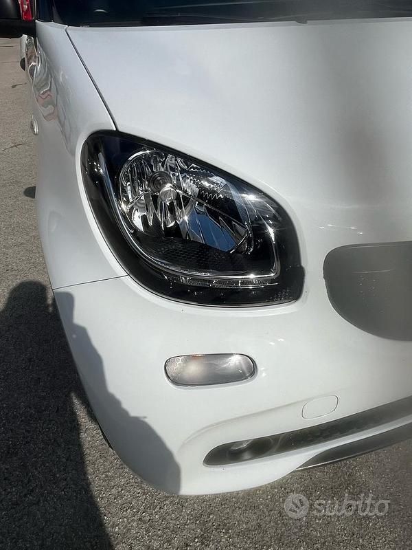 Usata Smart ForFour 71 CV (52 kW) 2019 Bianco Utilitaria