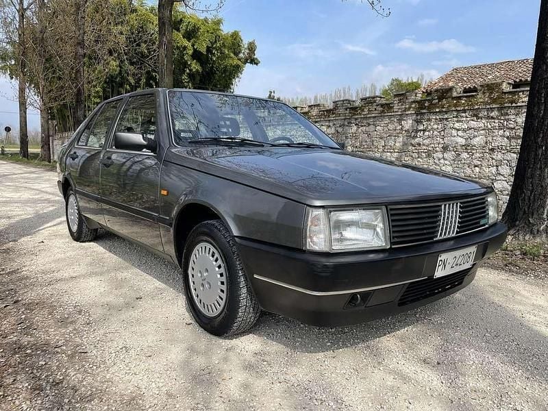 Usata 1987 Fiat Croma Tre volumi | 4000 € - Immagine 1/4