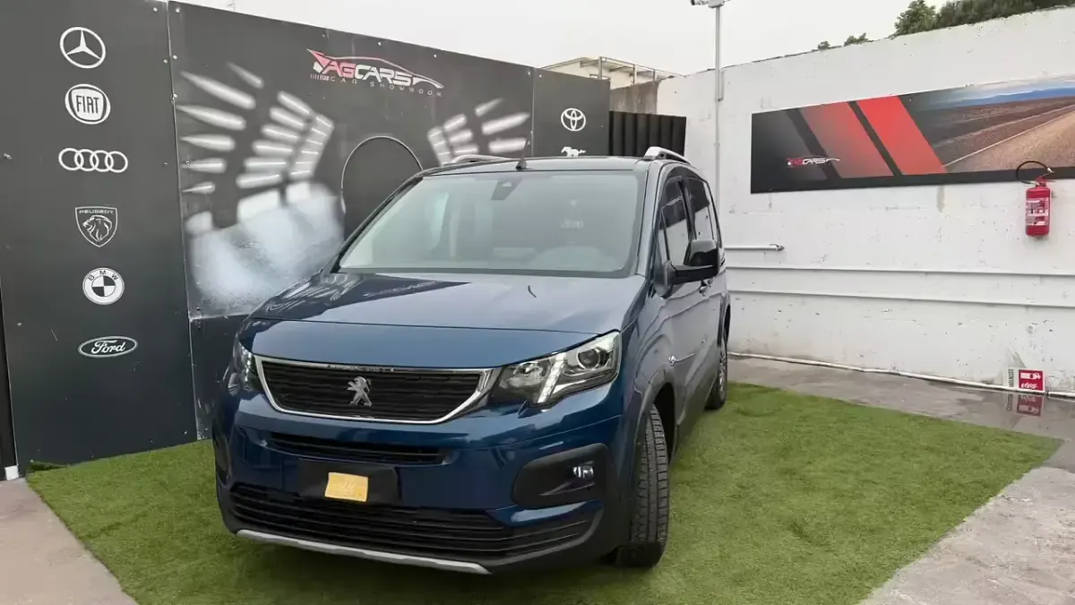 Gebraucht Peugeot Rifter Allure 101 PS (74 kW) 2022 Blau Van / Kleinbus
