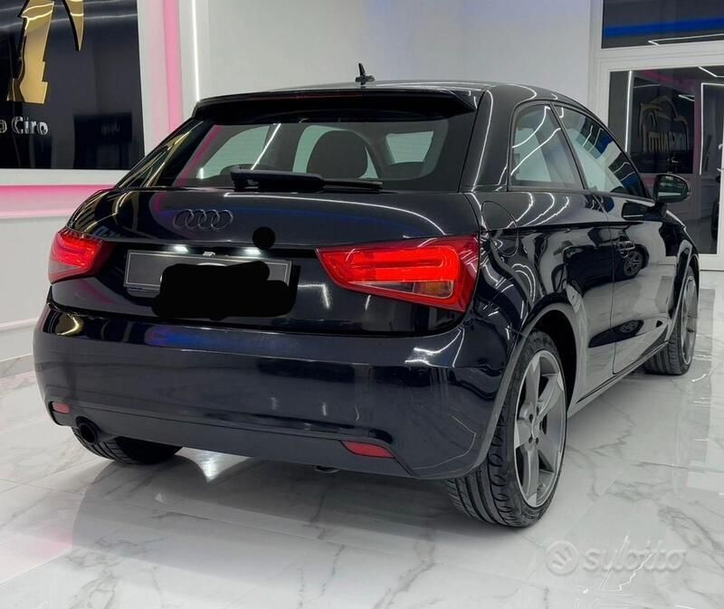 Nero Usata 2012 Audi A1 Due volumi | 7000 € (Cara) - Immagine 1/4