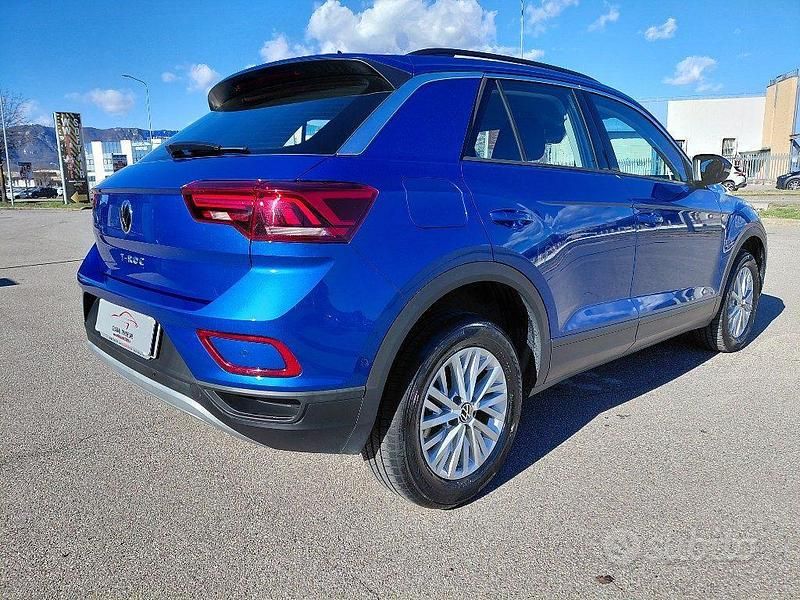 Usata VW T-Roc Life 150 CV (110 kW) 2022 Blu SUV