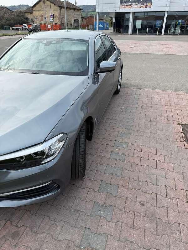 Usata BMW 520 Luxury Line 190 CV (139 kW) 2019 Argento Berlina