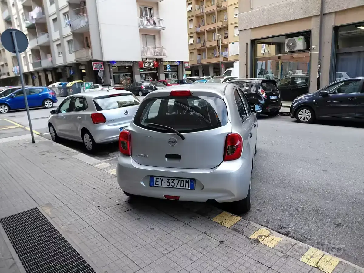 Usata Nissan Micra Acenta 80 CV (58 kW) 2015 Grigio Utilitaria