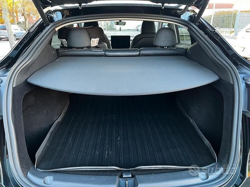 Usata Tesla Model Y Performance 392 kW (534 CV) 2021 Nero SUV